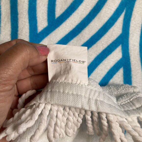 Rodan + Fields Lot Of 2 Blue Wave Beach Towels With Logo Fringe - Picture 12 of 14